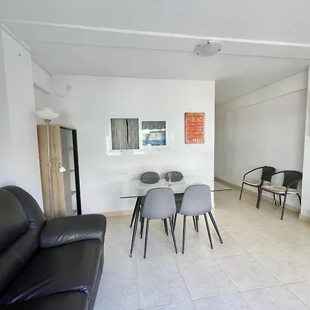 Apartment In Center